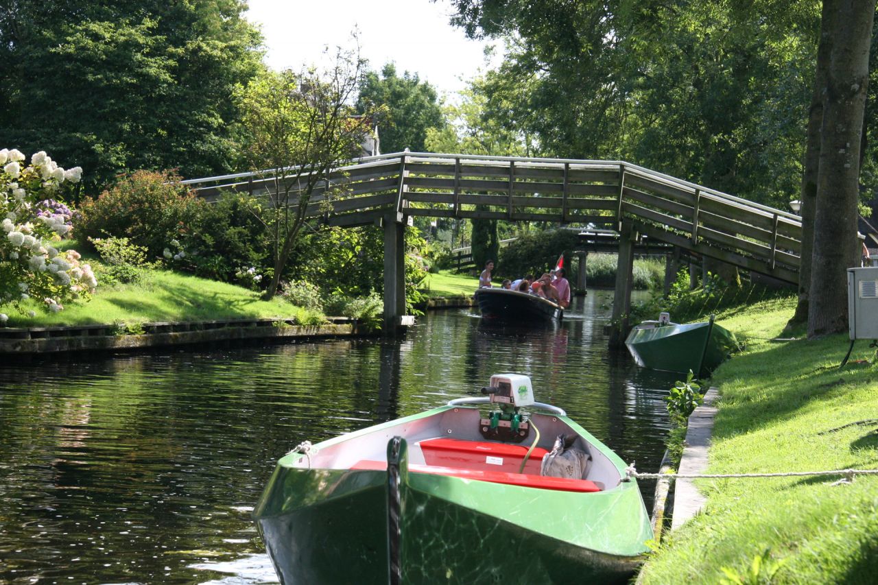 Afbeelding 2 van Natuur Dorps Rondvaart door Giethoorn